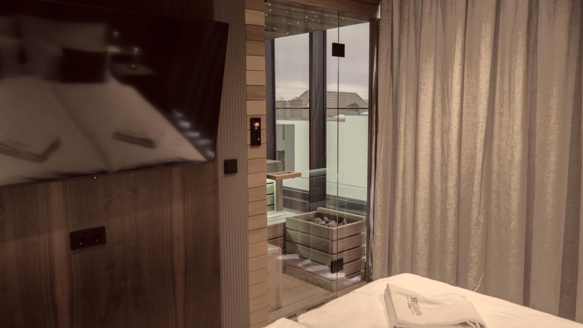 Bellman Hotel