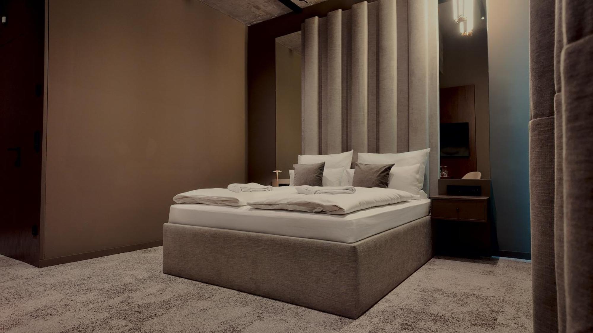 Bellman Hotel