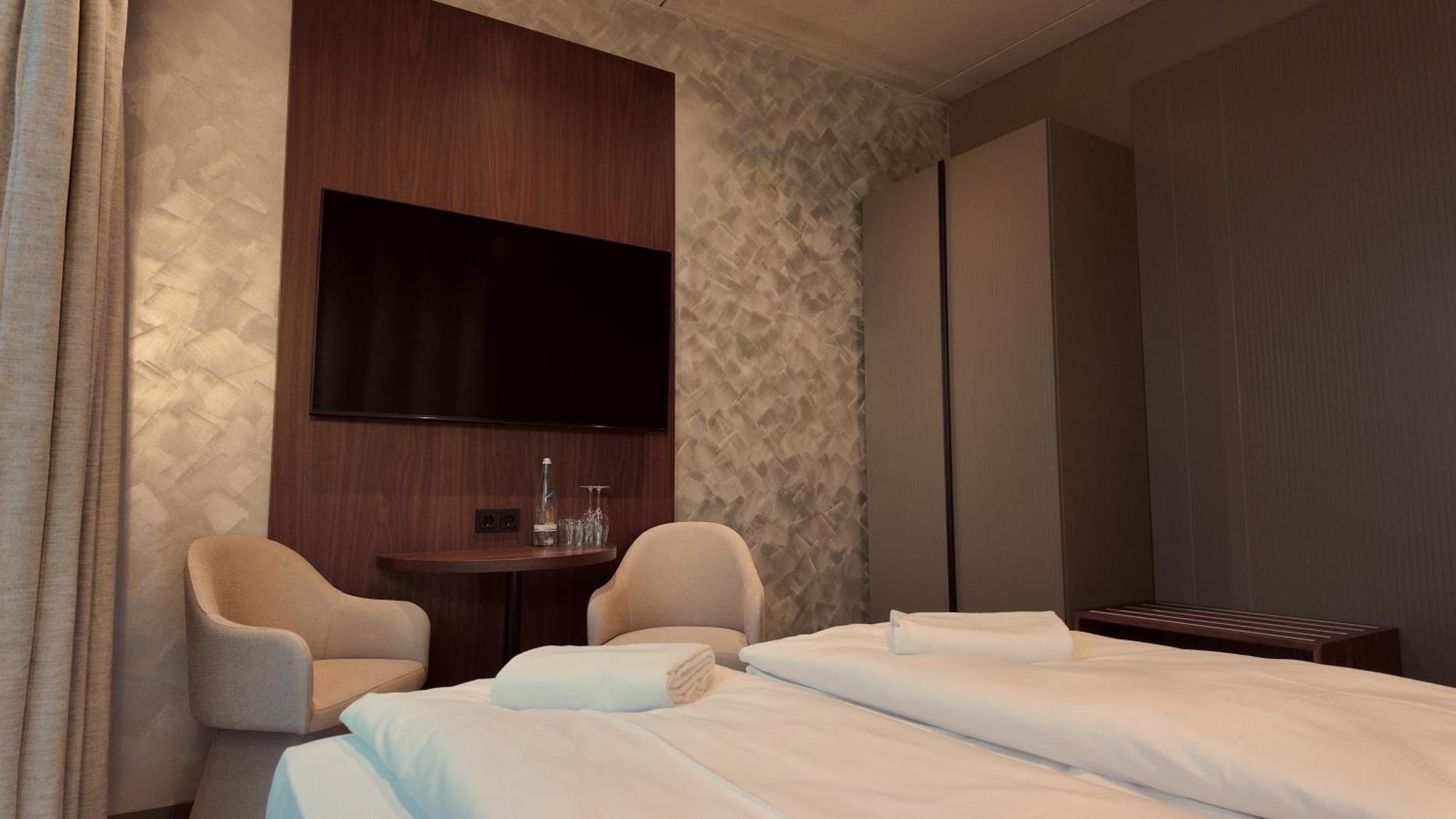 Bellman Hotel