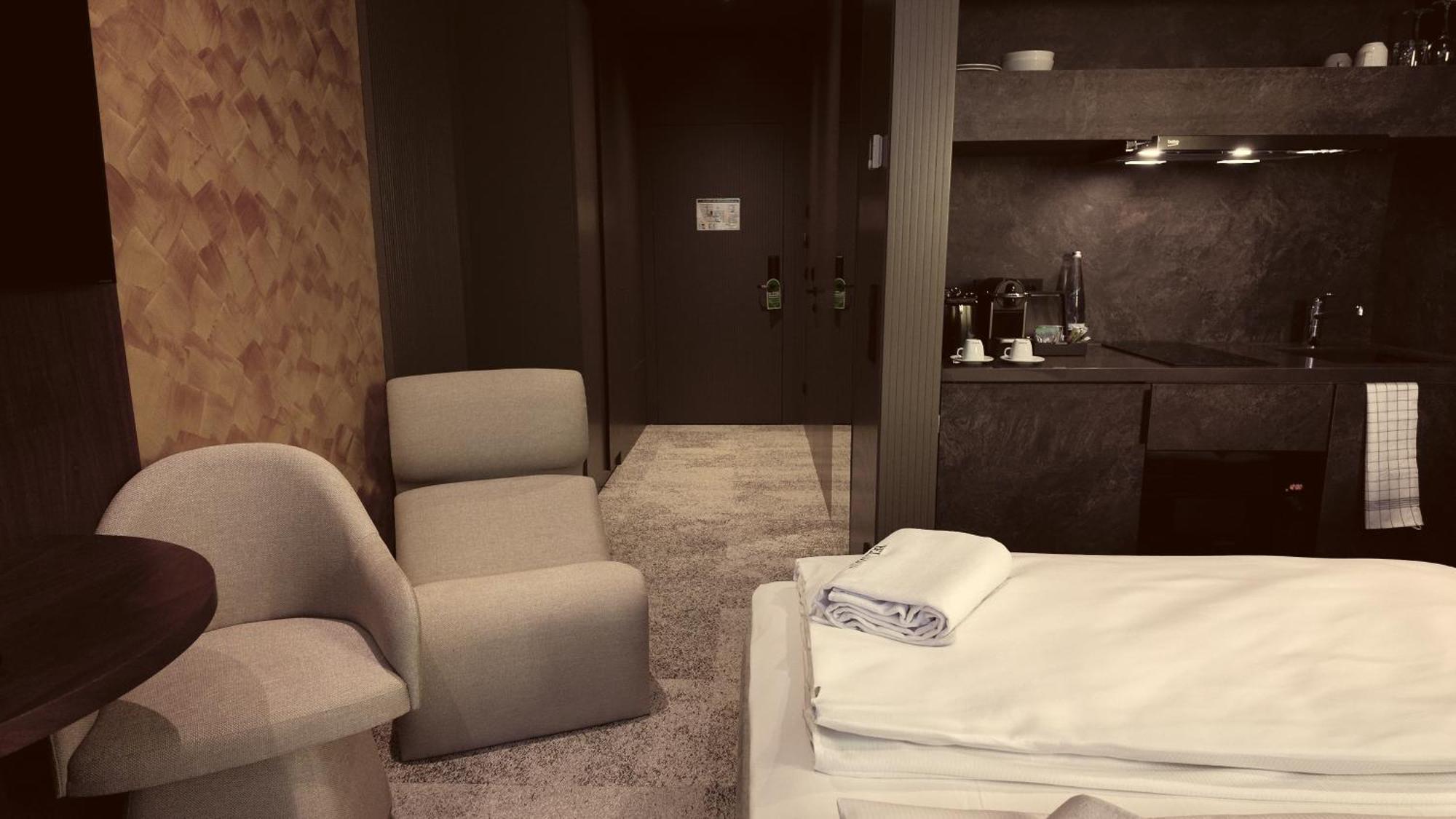 Hotel Bellman